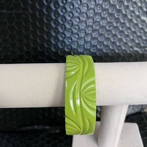 Vintage Carved Bakelite Lime Green Bracelet